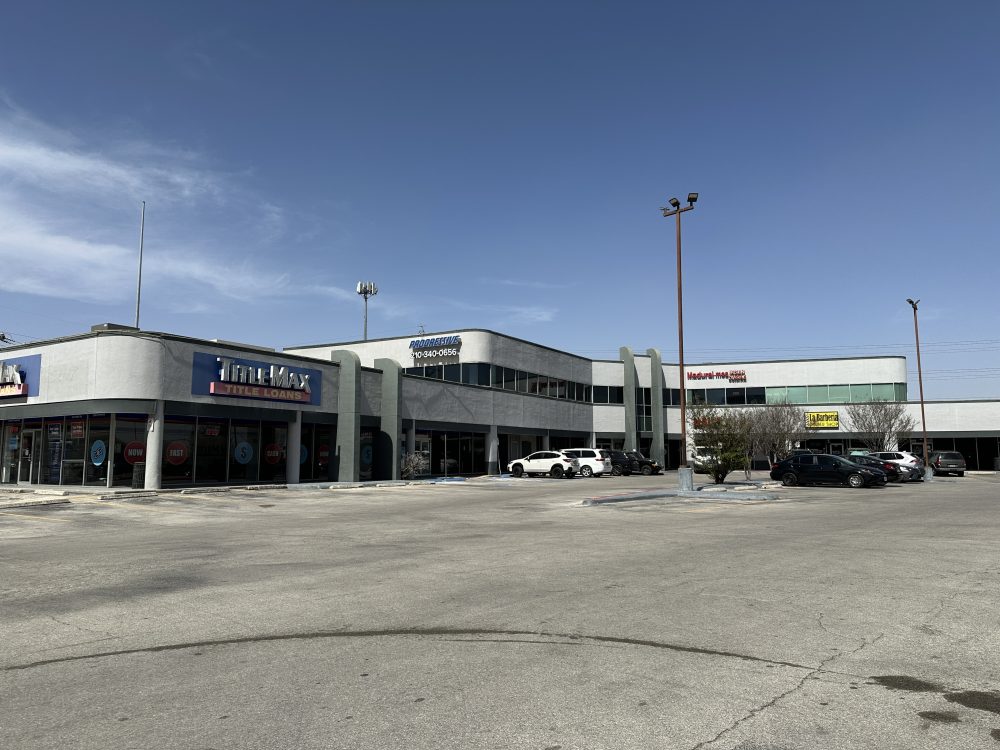 North Oaks Shopping Center